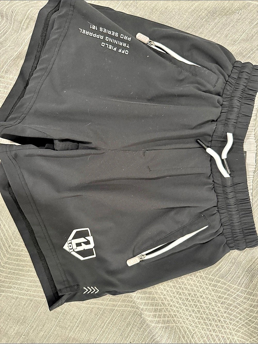 Baseball 101 Athletic Shorts in Black & White Size youth large